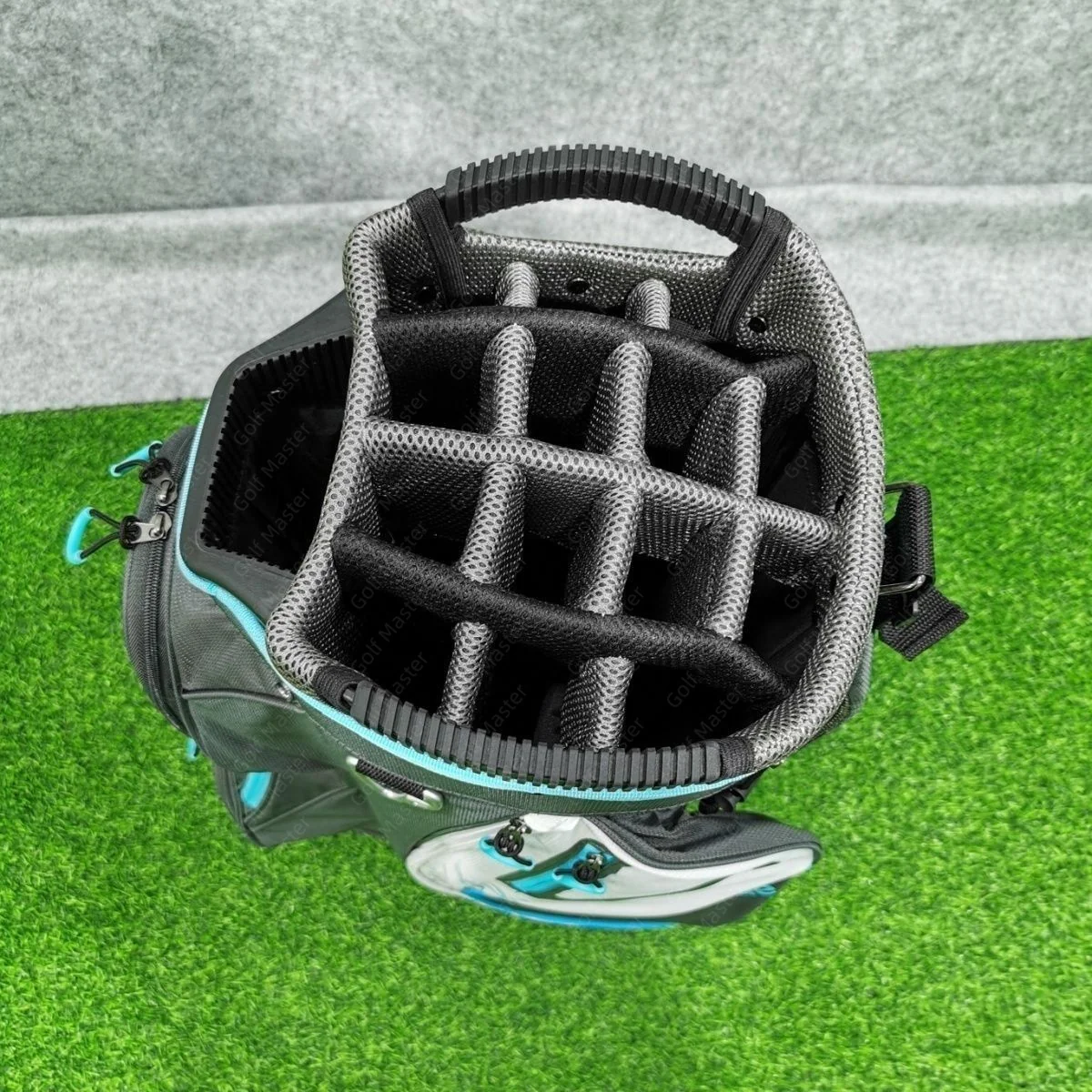 Taylormade 16 Bag - Image 5
