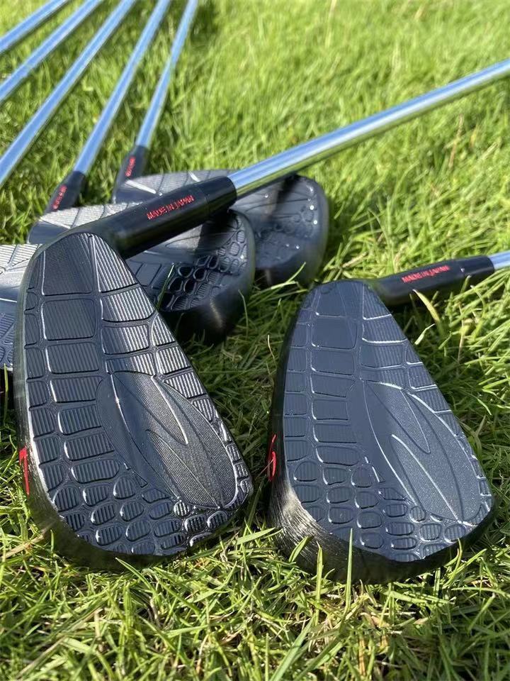 CAIMIAN MB Black irons